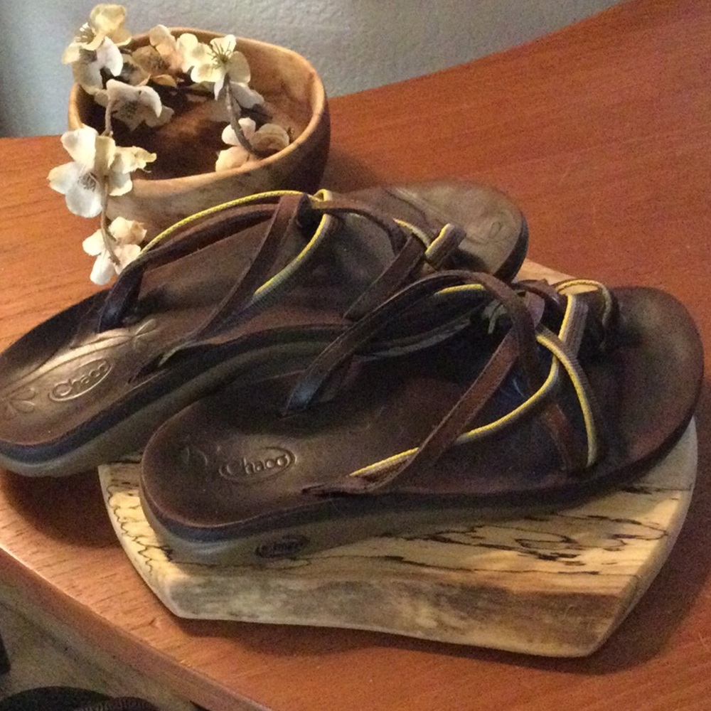 Chaco Leather strappy flips